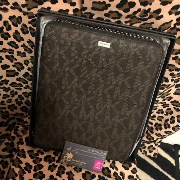 iPad case - Picture 2 of 3